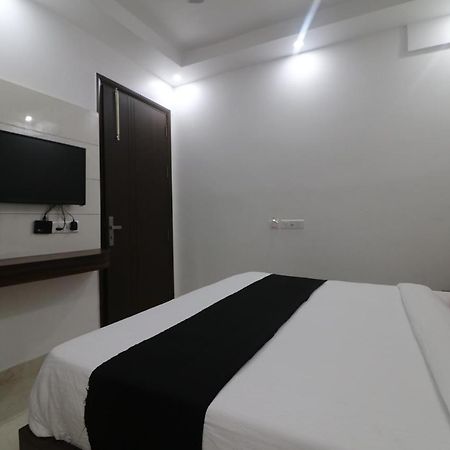 Hotel King Plaza Nueva Delhi Exterior foto