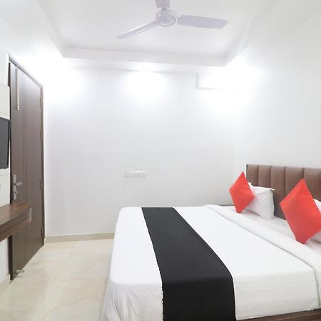 Hotel King Plaza Nueva Delhi Exterior foto