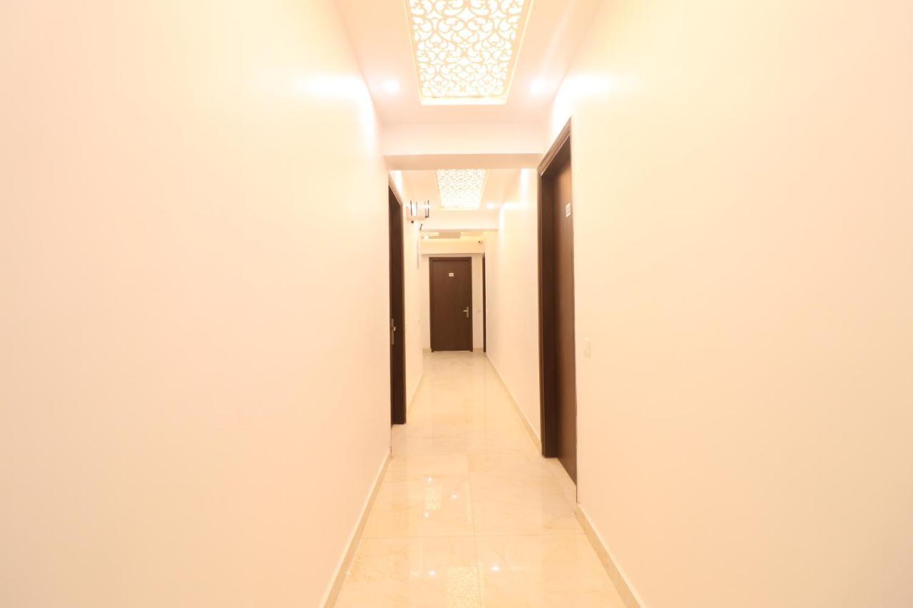 Hotel King Plaza Nueva Delhi Exterior foto