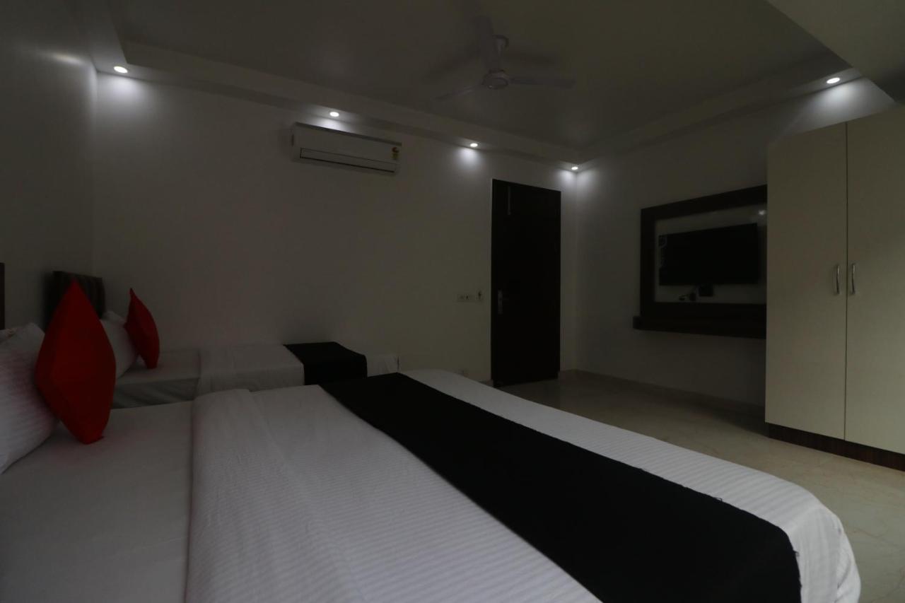 Hotel King Plaza Nueva Delhi Exterior foto
