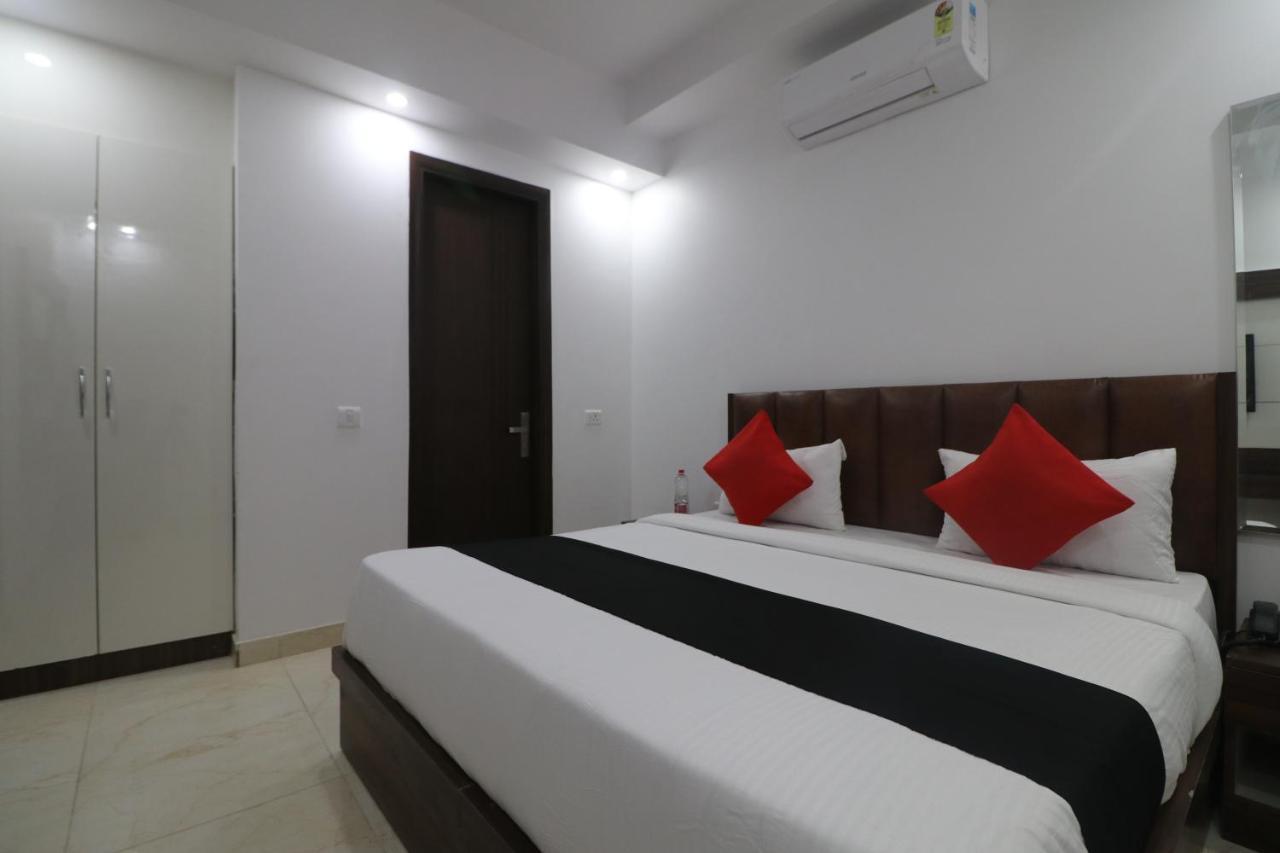 Hotel King Plaza Nueva Delhi Exterior foto