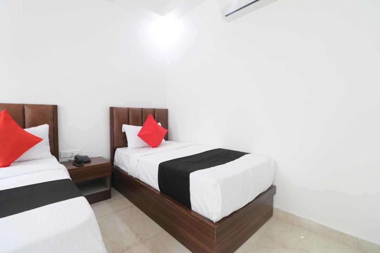 Hotel King Plaza Nueva Delhi Exterior foto