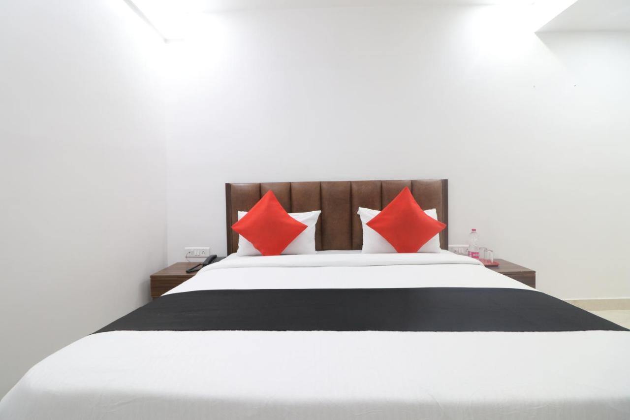 Hotel King Plaza Nueva Delhi Exterior foto