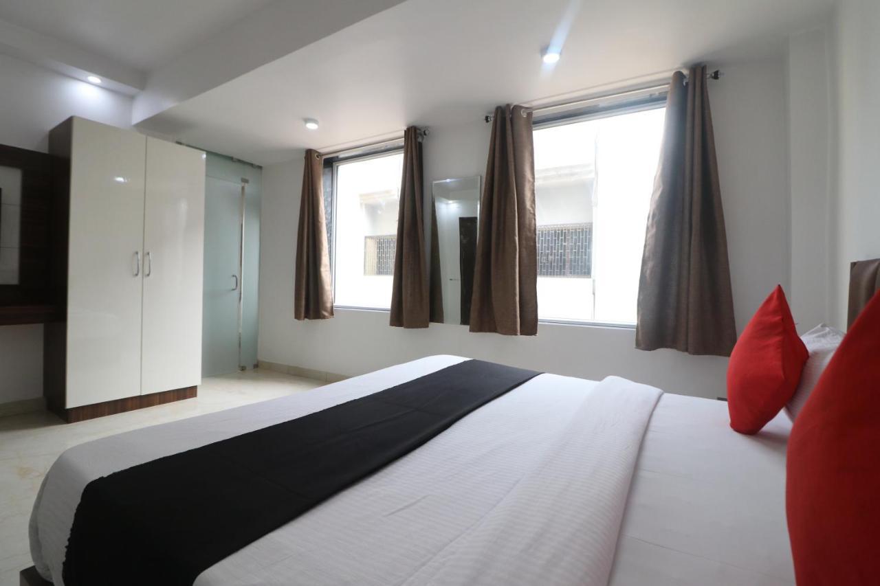 Hotel King Plaza Nueva Delhi Exterior foto