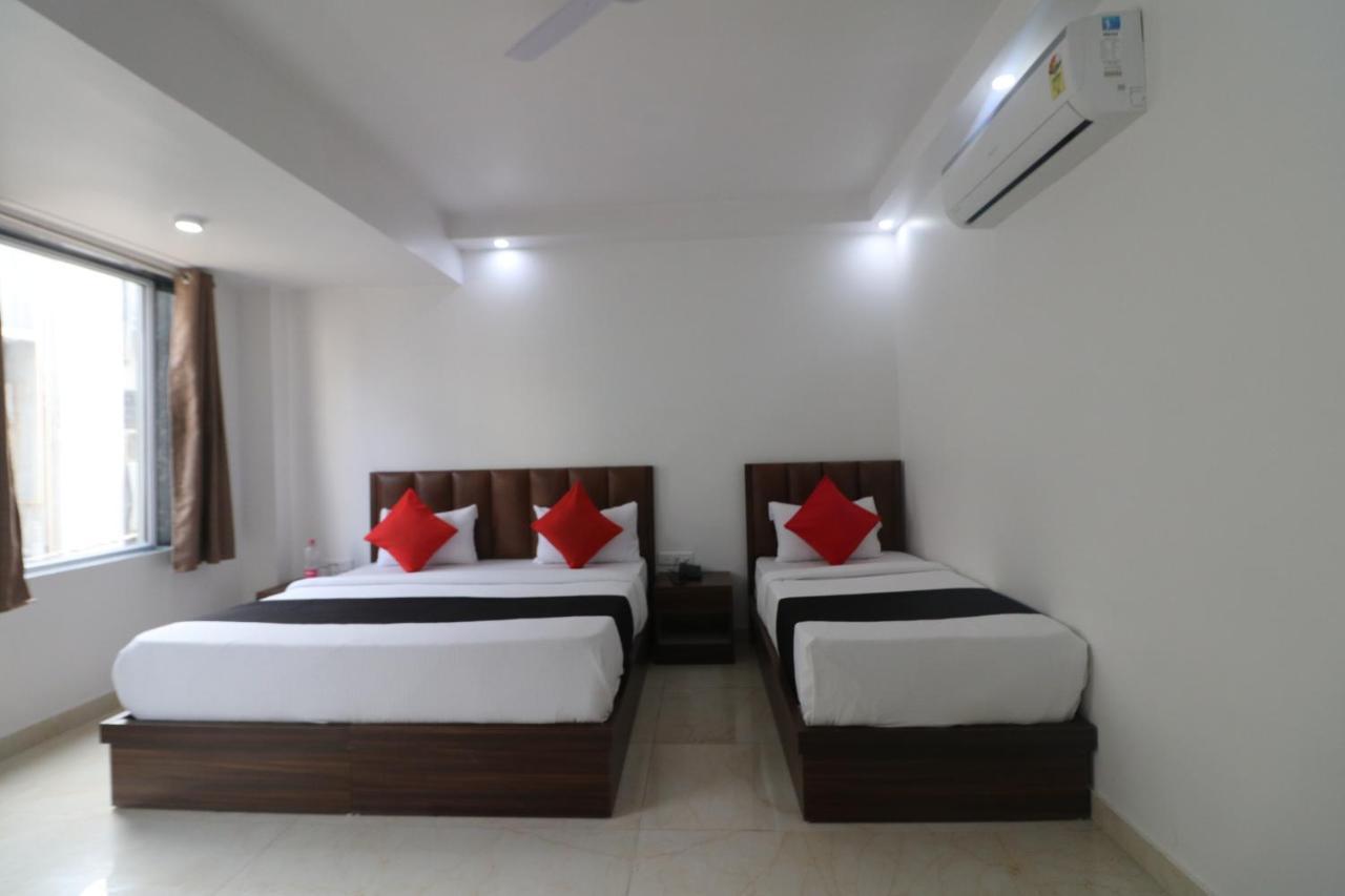 Hotel King Plaza Nueva Delhi Exterior foto